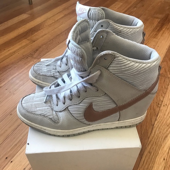 Nike Dunks! Skyhigh Wedge Sneaker. Rose gold. - Picture 4 of 6